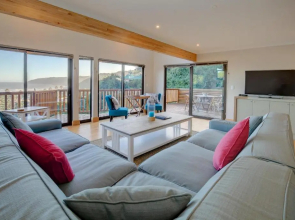 Boardwalk Lodge - self-catering