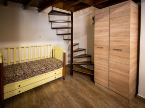 Cozy Flat Attic near Beach & Venetian Port