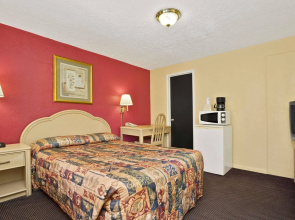 Royal Palace Inn & Suites