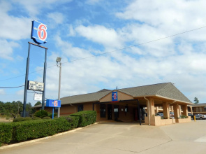 Motel 6 Marshall, TX