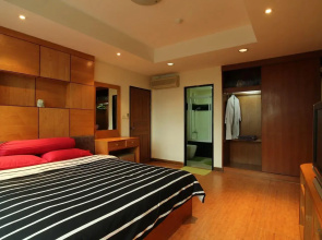 Serena Sathorn Suite