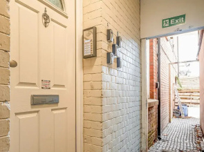 Everest Lodge Serviced Apartment