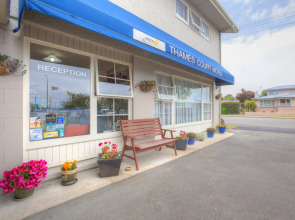 AAA Thames Court Motel