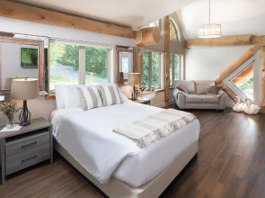 The Rockwell-Harrison Guest Lodge