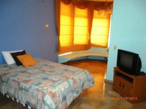 Roommates Suites