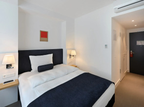 Bayer 89 Vi Vadi Hotel