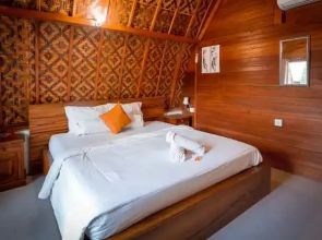 Penida Krusty Hill by ecommerceloka