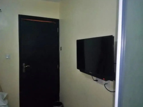 Olive or Twist Lounge