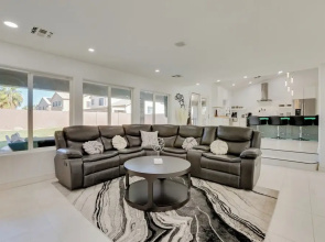 7 Mi to State Farm Stadium: Family Home w/ Pool