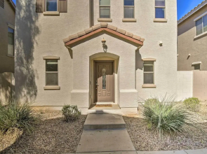 2-story Surprise Getaway w/ Patio + Fire Pit!