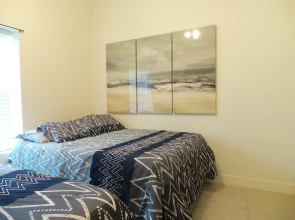 La Isla Condominiums by Cheap Getaway