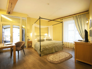 The Three Sisters Hotel