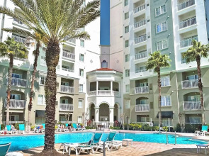 The Point Hotel & Suites