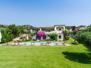 Luce Lux - Independent Villa with Private Pool