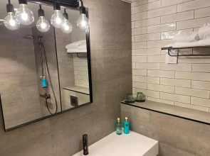 Skyline Airport Hotel