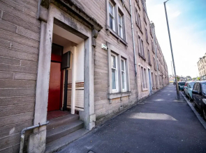 New Superhost Listing: Bright flat nr. University