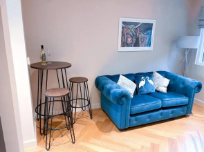 City Centre Luxury studio apartment suite with garden view