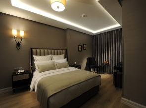 Le Petit Palace Hotel