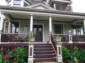 Mahogany Manor Bed & Breakfast