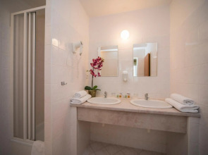 TOP HOTEL Praha & Conference Centre