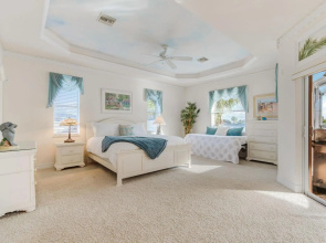 Villa Key Largo - Heated Pool & Spa, Private Beach, with Bicycles - Roelens Vacations