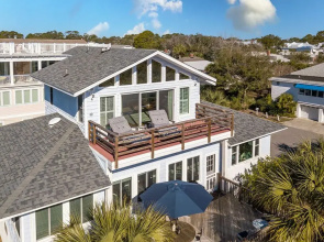 Hang Ten by Tybee Vacation Rentals