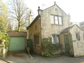 Entire Victorian Lodge in a privately gated estate with secure parking for two cars and a newly refurbished bathroom