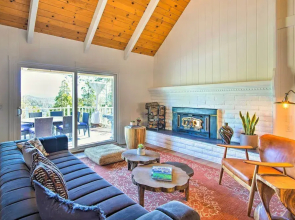 'ridgeline Retreat' w/ Mountain Lake Views!