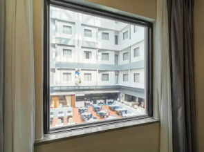 Holiday Inn Express Shenyang North Station