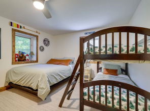 Private Hot Tub: Pocono Pines Cabin Getaway!