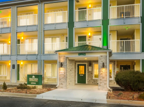 HomeTowne Studios By Red Roof Denver - Glendale/ Cherry Creek