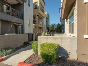 Stunning Home With Access To Pool & Great Location