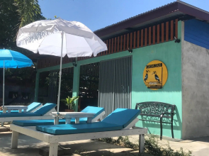 Chomjan Hostel