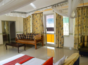 Sanana Hotel