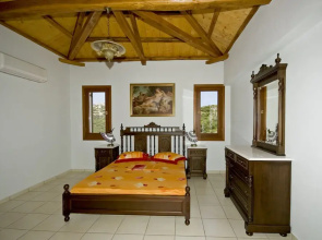 Villa Manolia