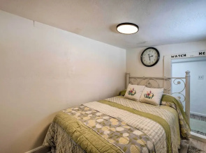 Kik-n-bak Cottage w/ Beautiful Mountain View