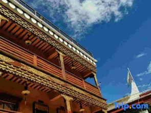 Danba Arong Folk Custom House