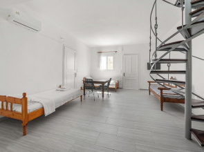 Family House for 5 by Tinosstay