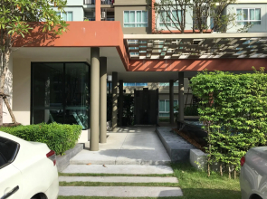 Modern studio condo at Kathu