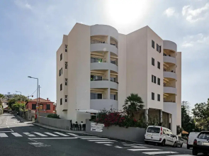 Alegria I, Overlooking the bay of Funchal