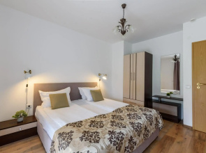 Grand Royale Apartment Complex & Spa