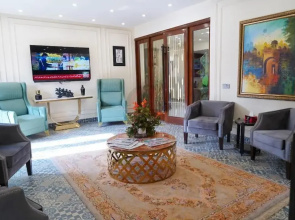 Elegant Suites Hotel