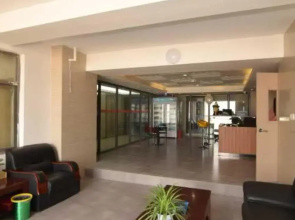 Luoyang Jiayue Theme Hotel