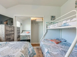 Walk to Shore: Surfside Beach Home w/ Balcony!