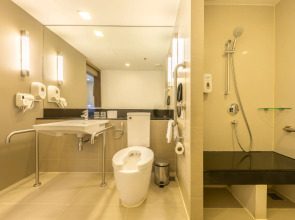 Holiday Inn Express Bangkok Sathorn by IHG