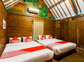 Roemah Gladak Kebon Sidoluhur by Oyo Rooms