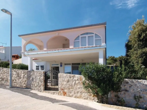 Amazing Home in Rogoznica With Wifi and 5 Bedrooms