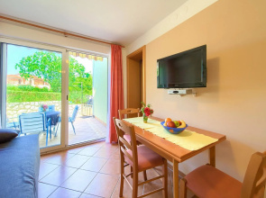 Nice Apartment with Private Terrace,50m Distant From the Sea !