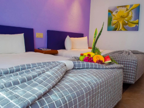 Los Patios Hotel