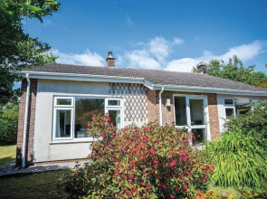 Palace Park 2 Bedroom Bungalow Manorbier